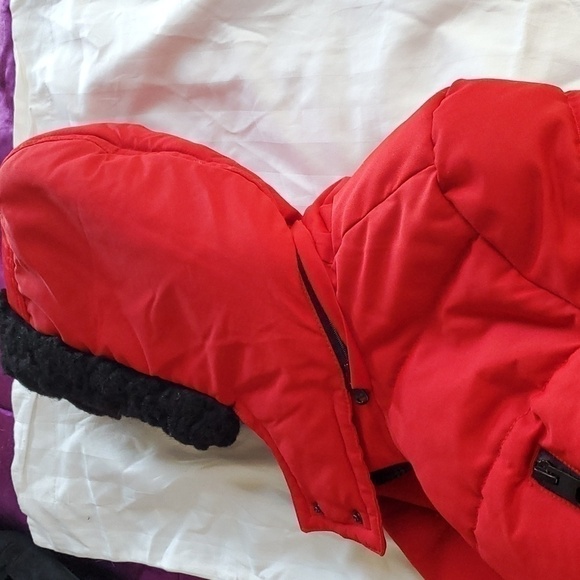 GUESS- Red/Black Goose Down Filled Coat Faux fur Detach hood Warm! Winter Sz.M - Picture 7 of 11